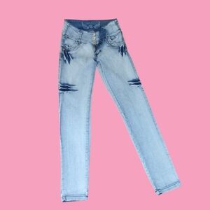 Y2K light wash mid rise skinny jeans from Sand Limited w gem design size 10